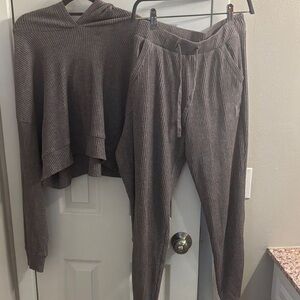 ALO Yoga Brown Ribbed Jogger Set